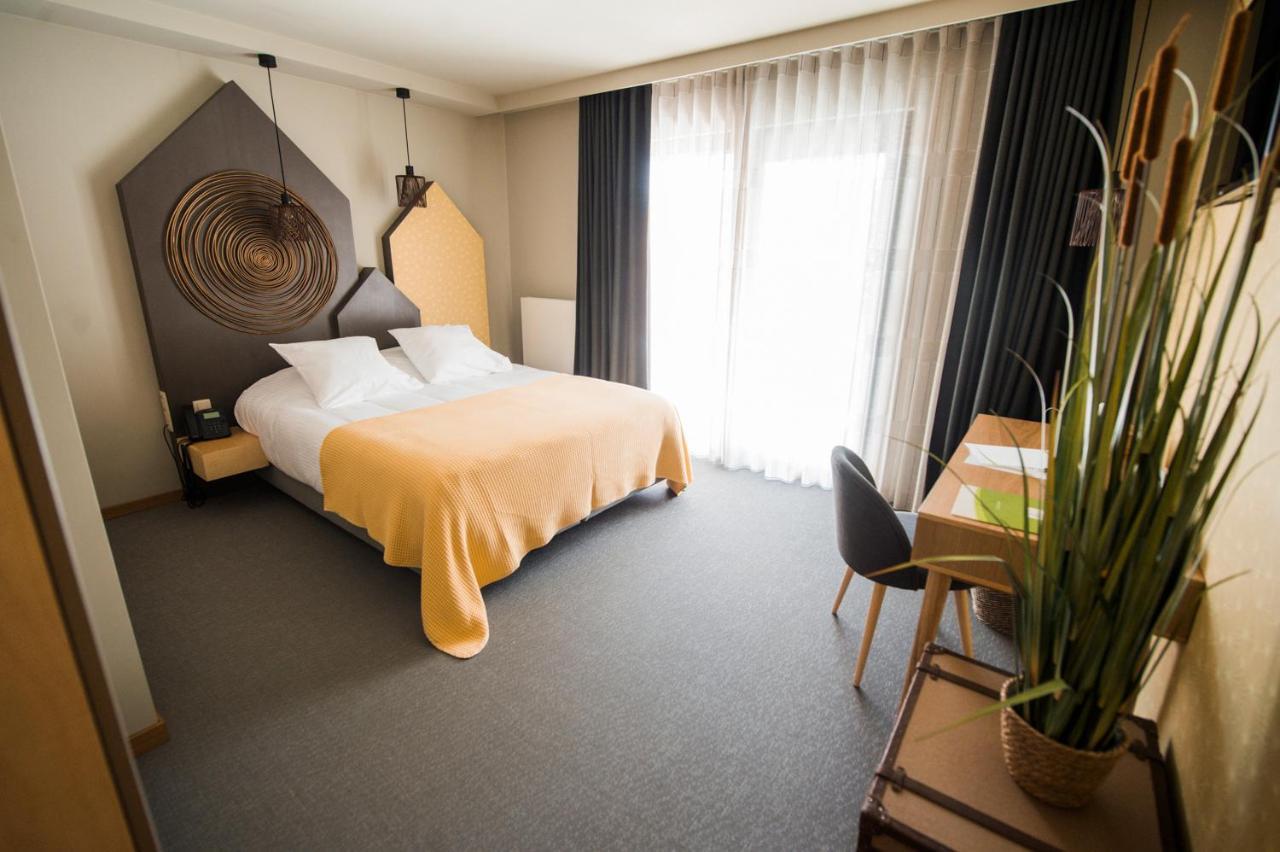 La Libellule Hotel Боранг Екстериор снимка